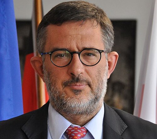 Sicherheit in Zeiten hybrider Bedrohung Sicherheit in Zeiten hybrider Bedrohung