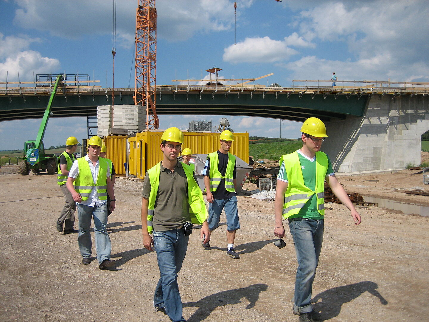 Bauingenieur*in – Beruf mit Perspektive: PLANEN, KONSTRUIEREN, BAUEN, ÜBERWACHEN